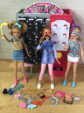 Barbie Doll Sisters Fun Day Photo Booth and Dolls